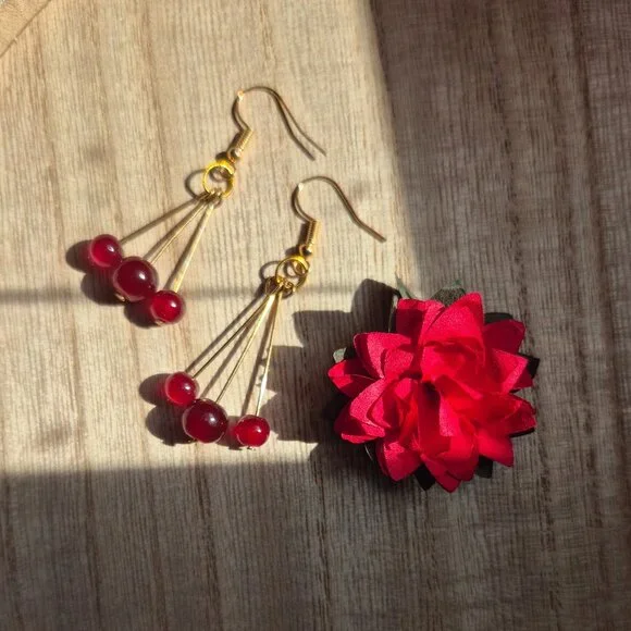 Handmade Triangular & Asymmetrical 3 Red Bead Earrings - Picture 2 of 4